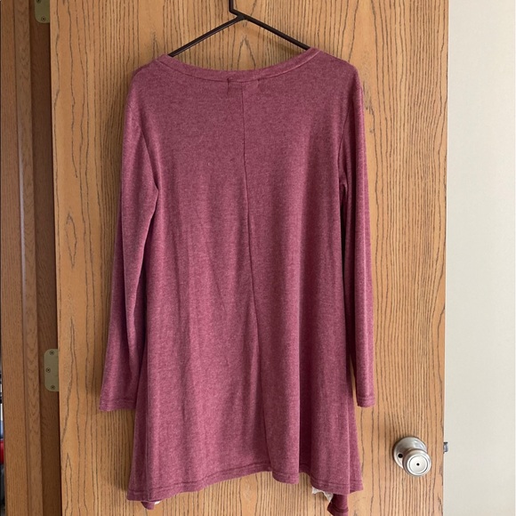 Scoop Neck Rose Lace Trim Long Sleeve Tunic Top - Picture 3 of 7